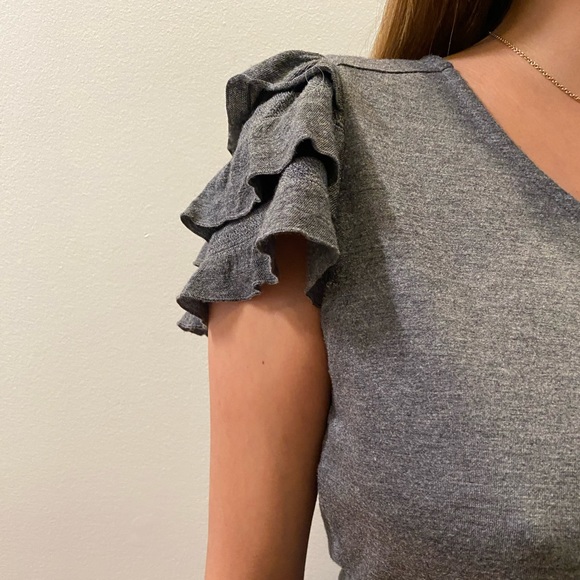 ♨️ Gray T-shirt with ruffle sleeves ♨️ - Picture 4 of 7